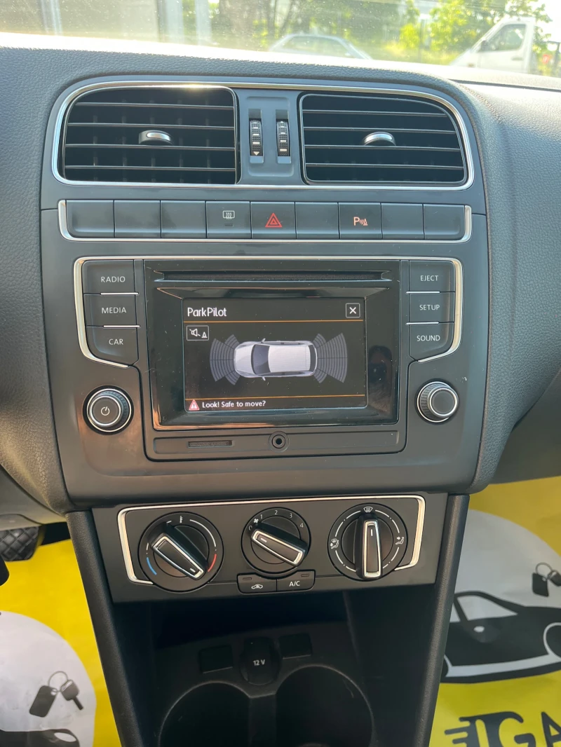 VW Polo Италия, снимка 14 - Автомобили и джипове - 50446578