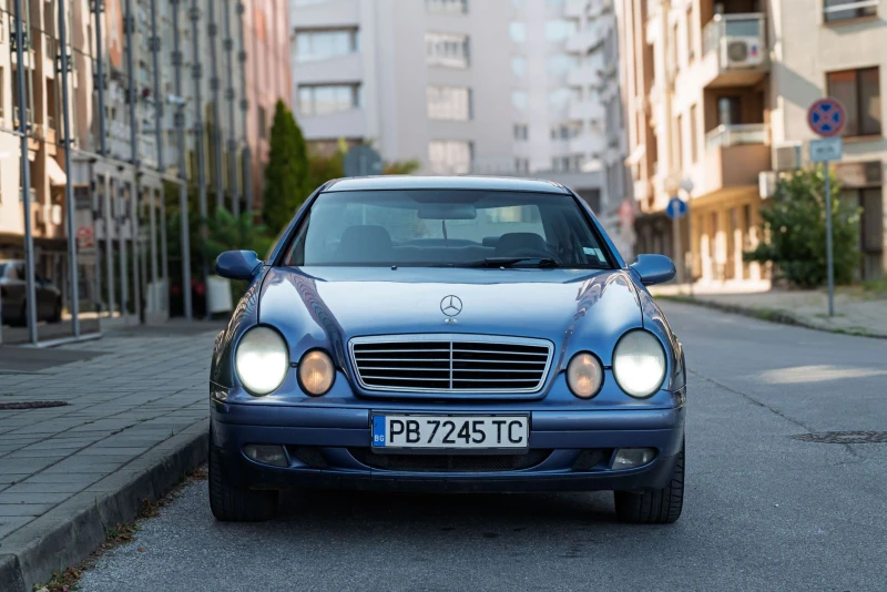 Mercedes-Benz CLK 230, снимка 10 - Автомобили и джипове - 51997962