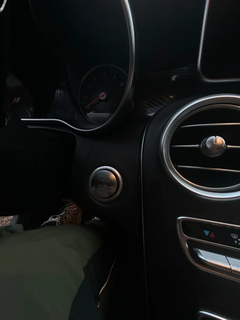 Mercedes-Benz C 300 C300 4MATIC, снимка 10 - Автомобили и джипове - 52346011