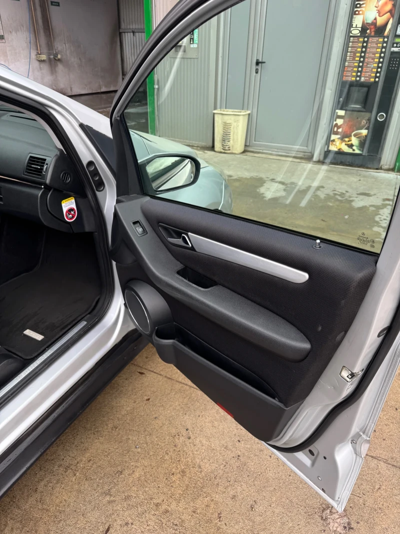 Mercedes-Benz B 180, снимка 6 - Автомобили и джипове - 52670462