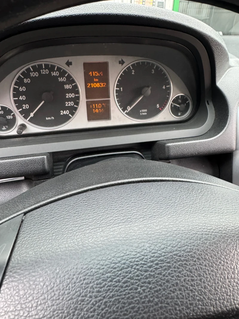 Mercedes-Benz B 180, снимка 11 - Автомобили и джипове - 52670462