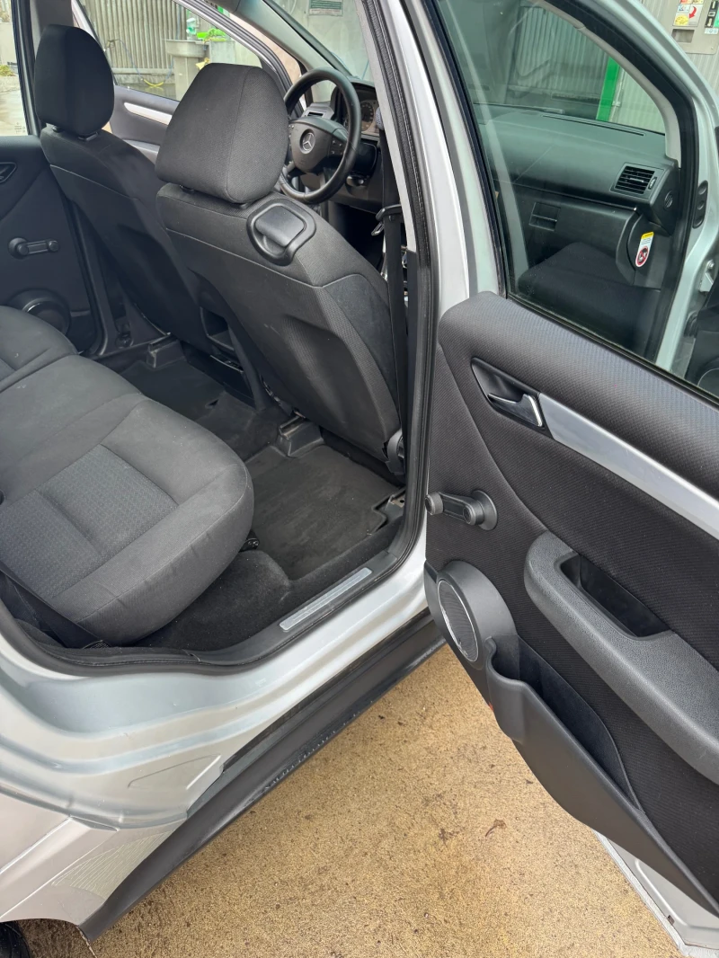 Mercedes-Benz B 180, снимка 8 - Автомобили и джипове - 52670462