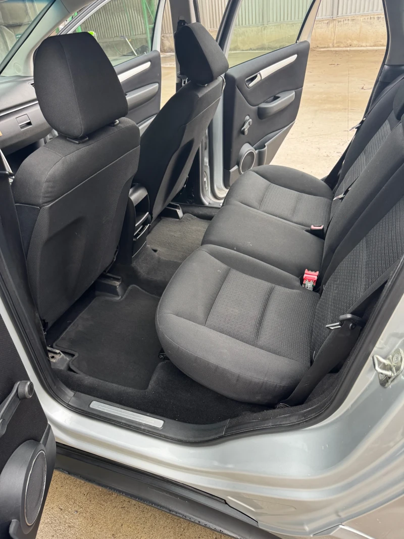 Mercedes-Benz B 180, снимка 9 - Автомобили и джипове - 52670462