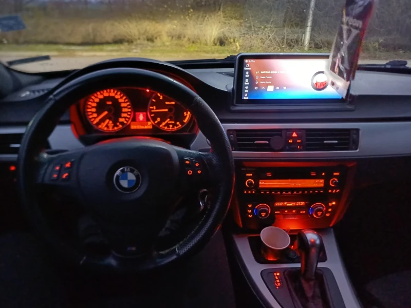 BMW 320, снимка 2 - Автомобили и джипове - 52857507