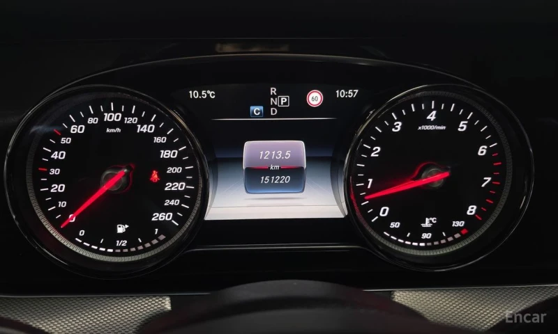 Mercedes-Benz E 200, снимка 8 - Автомобили и джипове - 52992295