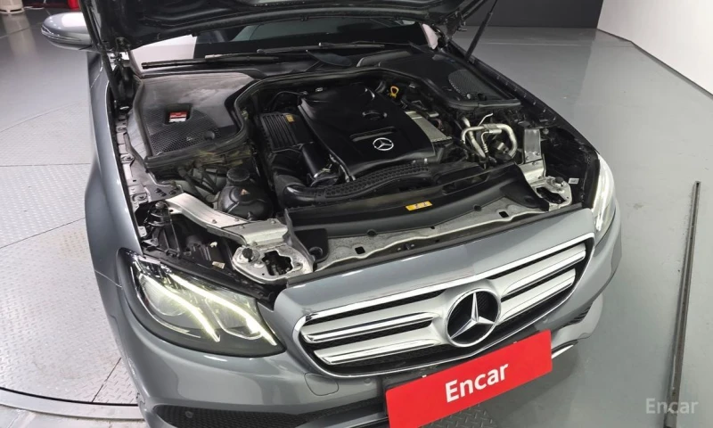 Mercedes-Benz E 200, снимка 6 - Автомобили и джипове - 52992295