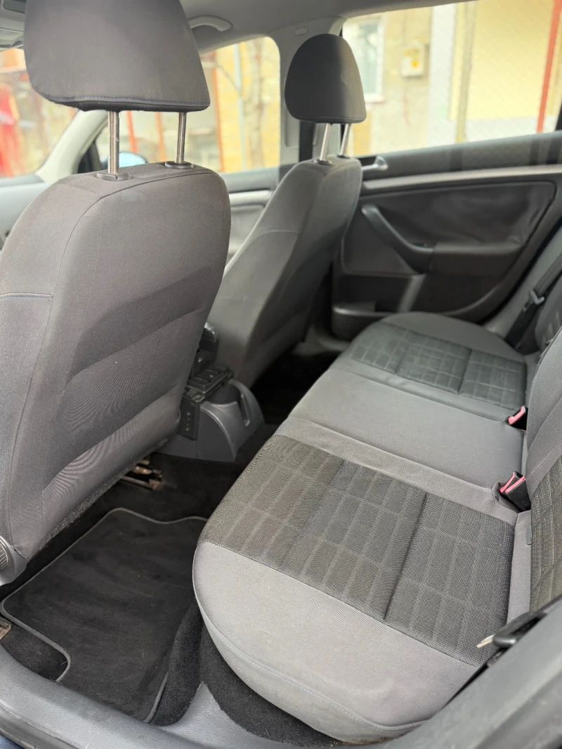 VW Golf 1.9 TDI, снимка 8 - Автомобили и джипове - 53212091