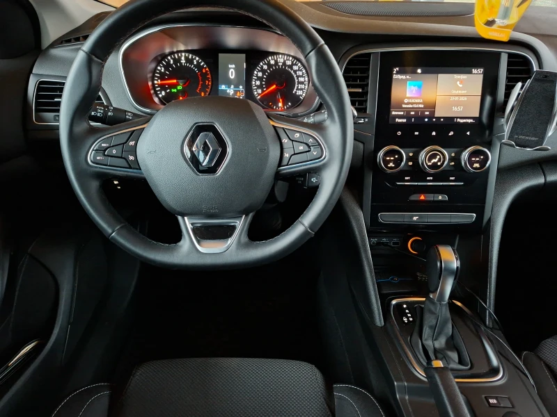 Renault Megane 1330 аutomatik, снимка 12 - Автомобили и джипове - 53519348