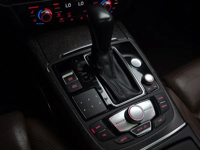 Audi A6 2.0 TDI Quattro, снимка 9 - Автомобили и джипове - 54561228