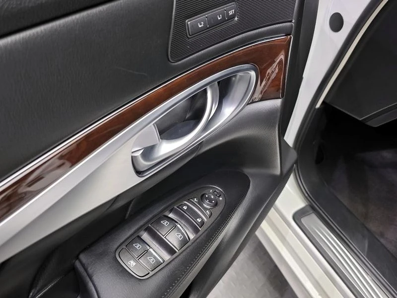 Infiniti Q70 3.7 Automatic, снимка 8 - Автомобили и джипове - 55597816
