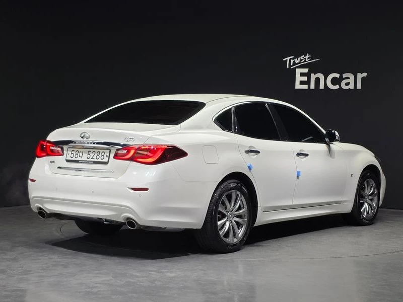 Infiniti Q70 3.7 Automatic, снимка 3 - Автомобили и джипове - 55597816