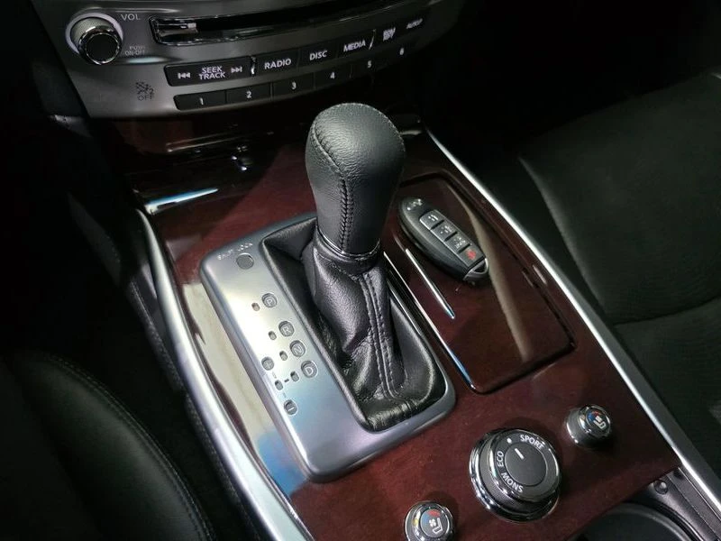 Infiniti Q70 3.7 Automatic, снимка 14 - Автомобили и джипове - 55597816