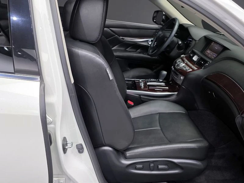 Infiniti Q70 3.7 Automatic, снимка 7 - Автомобили и джипове - 55597816