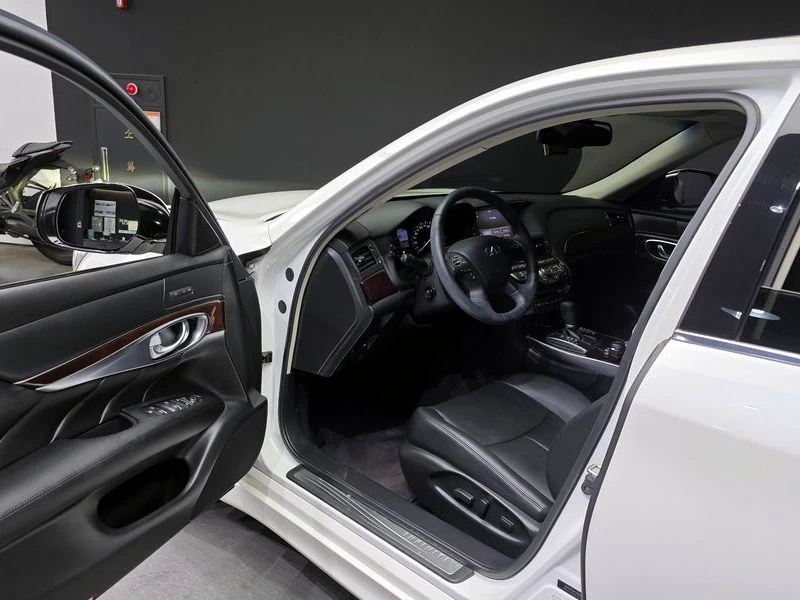 Infiniti Q70 3.7 Automatic, снимка 6 - Автомобили и джипове - 55597816