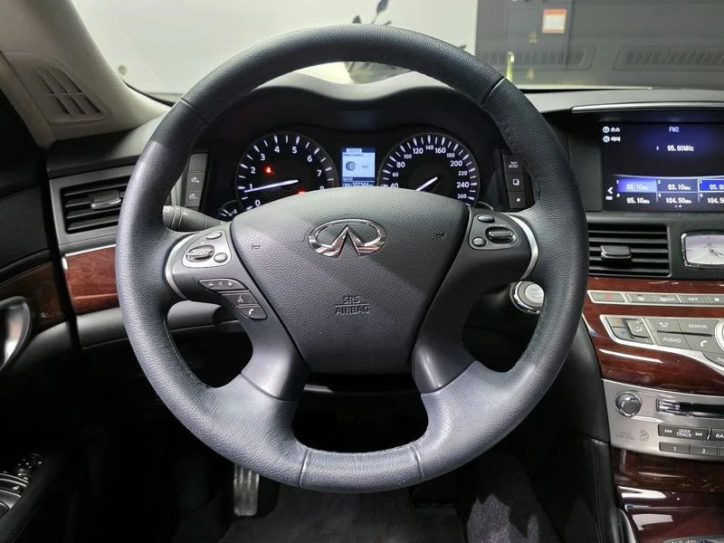 Infiniti Q70 3.7 Automatic, снимка 11 - Автомобили и джипове - 55597816