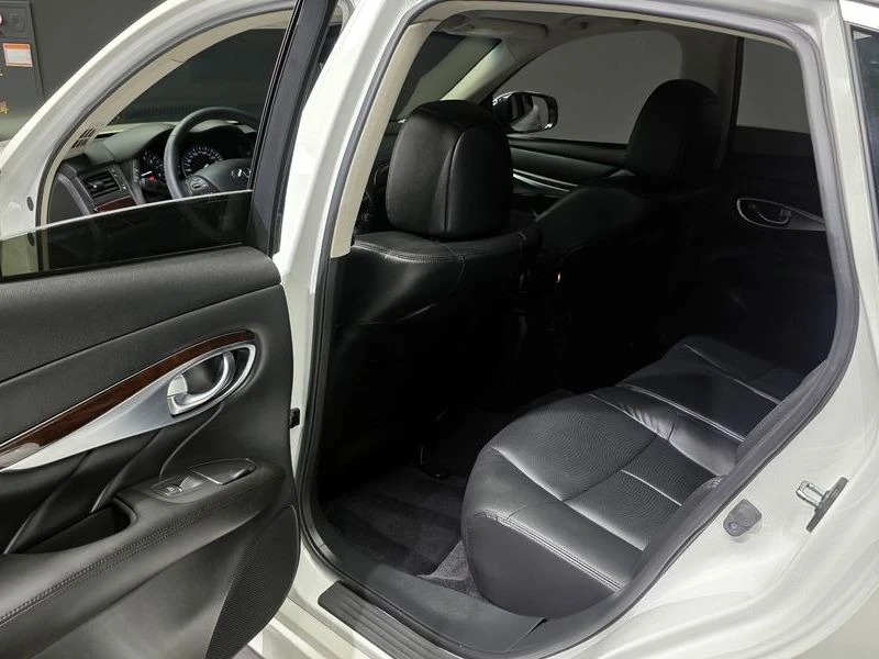 Infiniti Q70 3.7 Automatic, снимка 16 - Автомобили и джипове - 55597816