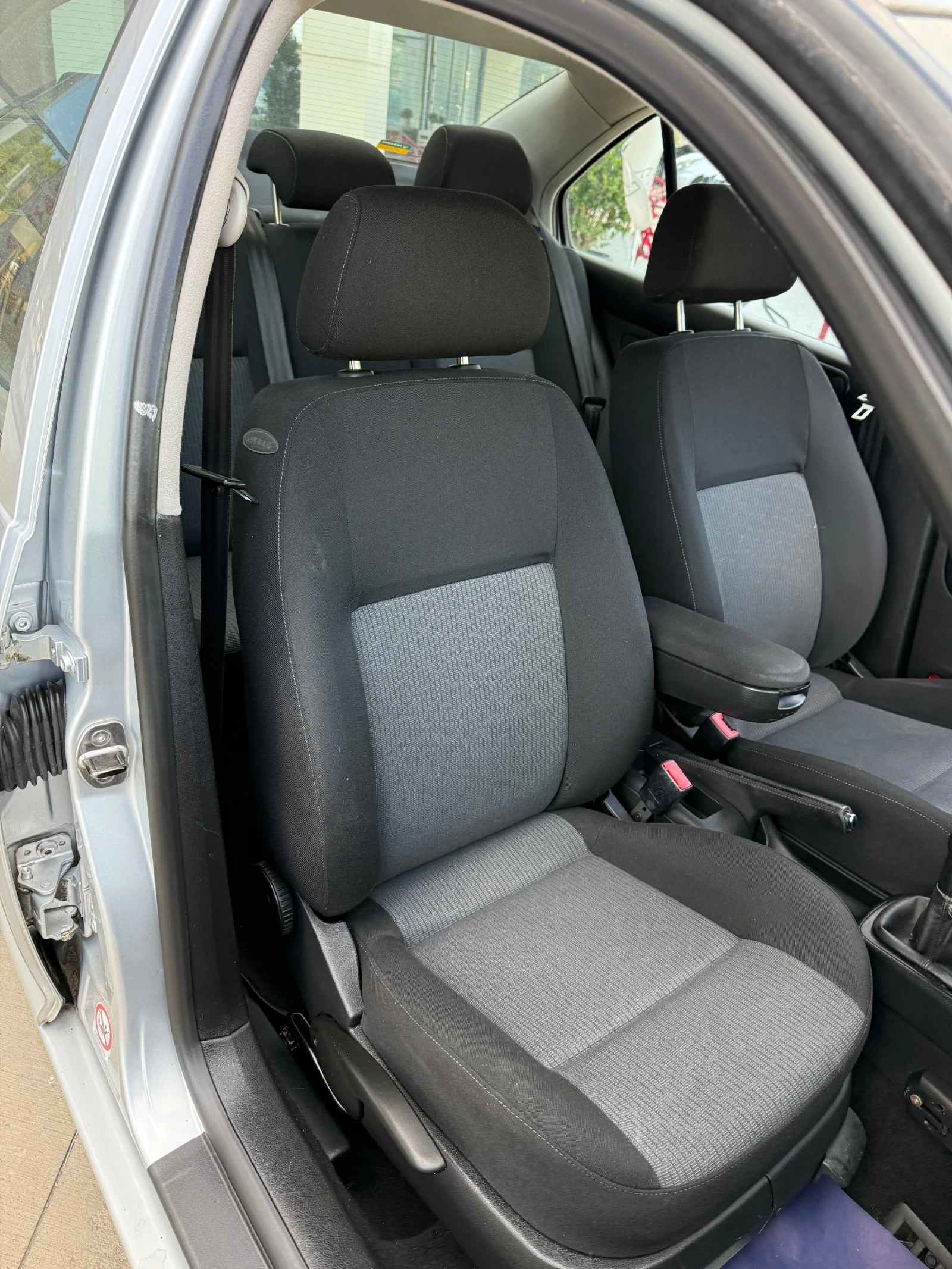 VW Bora Highline/Navi - изображение 9