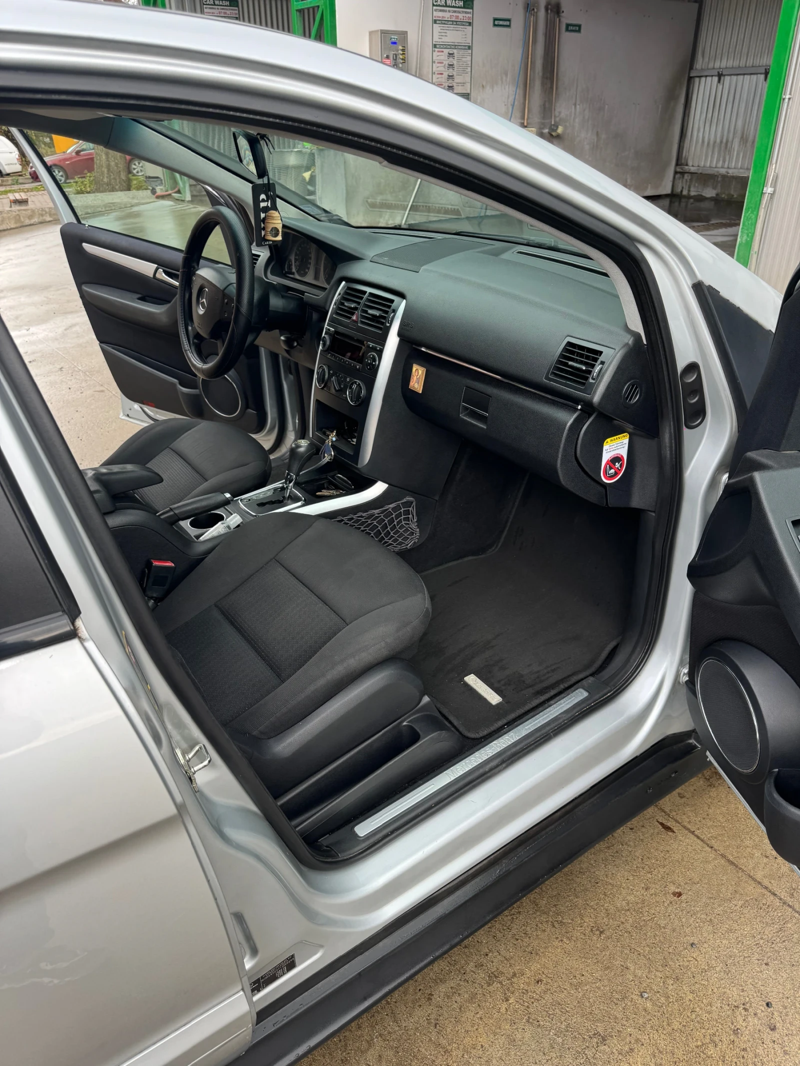 Mercedes-Benz B 180  - изображение 7