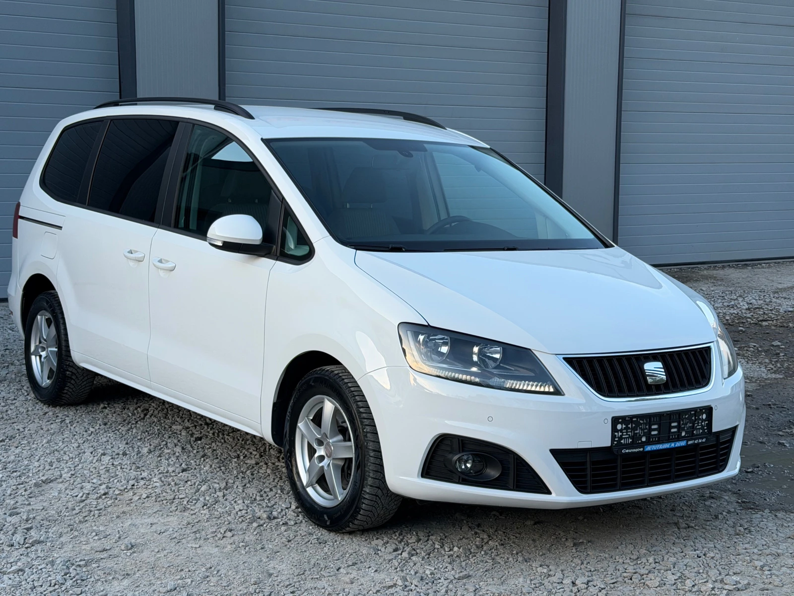 Seat Alhambra 2.0TDI* EVRO5#6SPEED* Navi, снимка 3 - Автомобили и джипове - 52902304