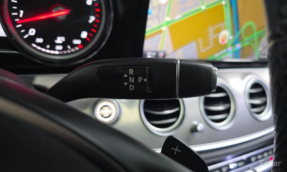 Mercedes-Benz E 200  - изображение 9