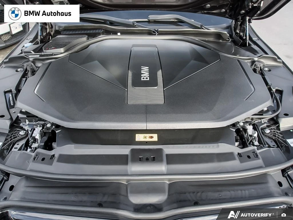 BMW i5 xDrive40 M SPORT PRO С РЕГИСТРАЦИЯ & АВТО КРЕДИТ, снимка 6 - Автомобили и джипове - 53800978