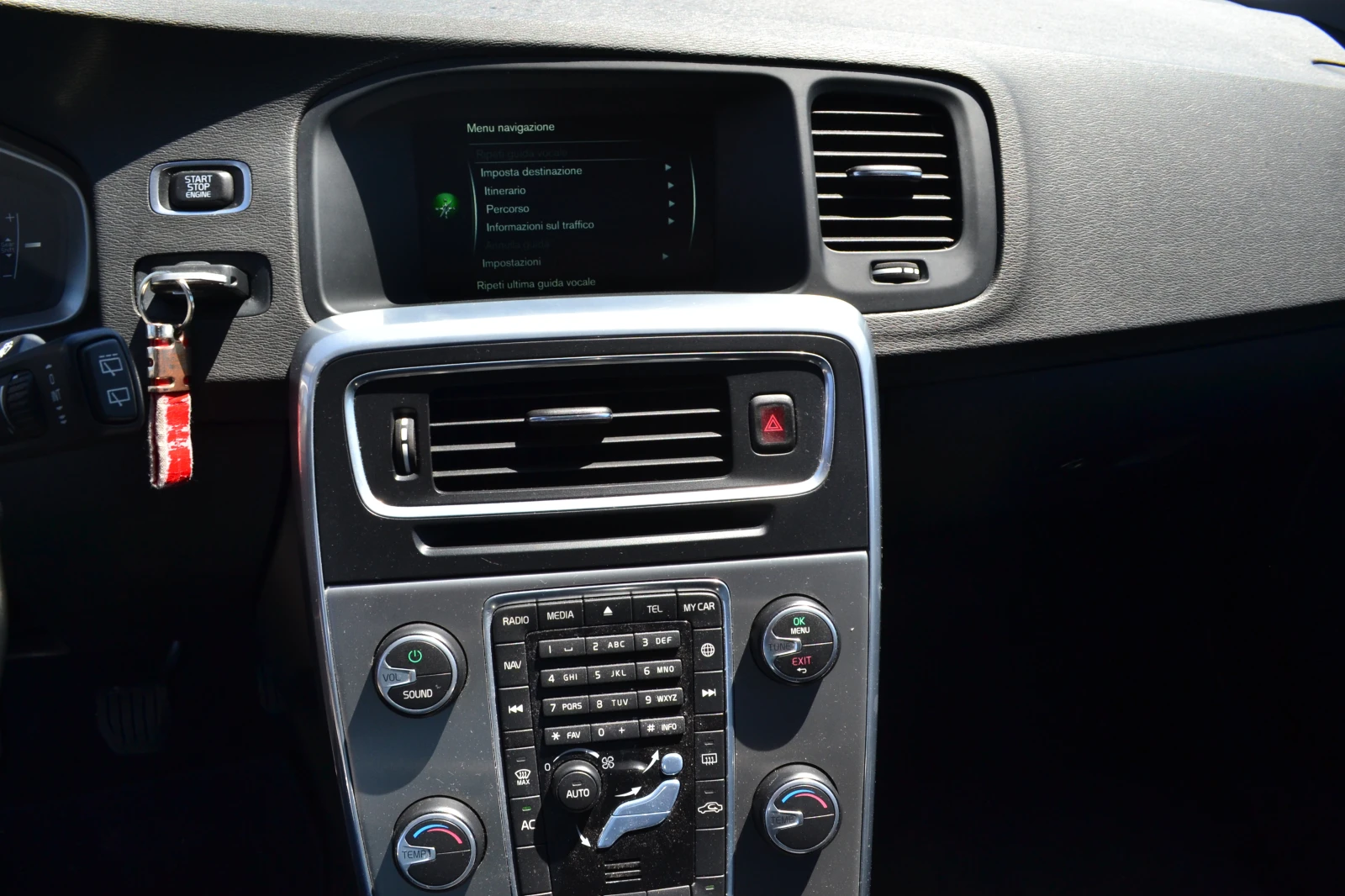 Volvo V60 2.0d-120k.s, снимка 10 - Автомобили и джипове - 54940555