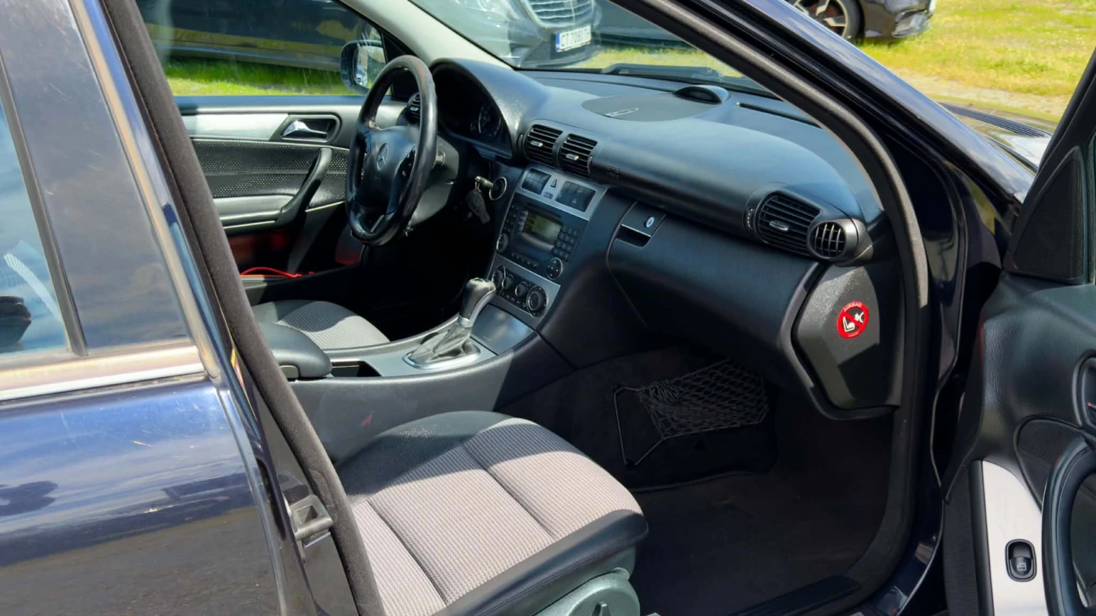 Mercedes-Benz C 200, снимка 9 - Автомобили и джипове - 55137230