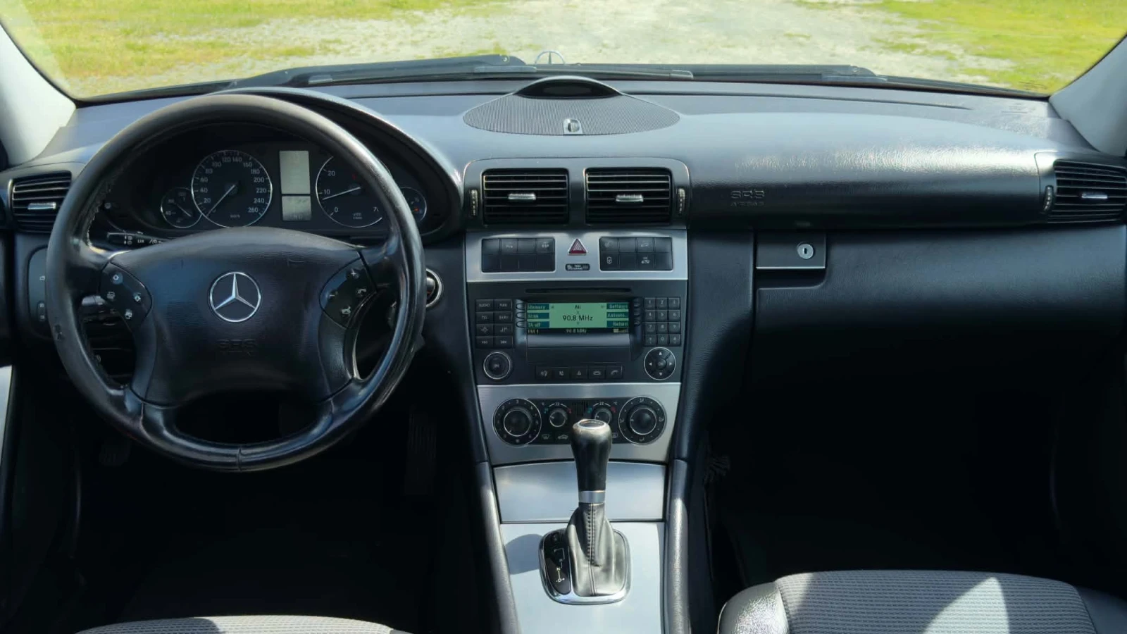 Mercedes-Benz C 200, снимка 10 - Автомобили и джипове - 55137230