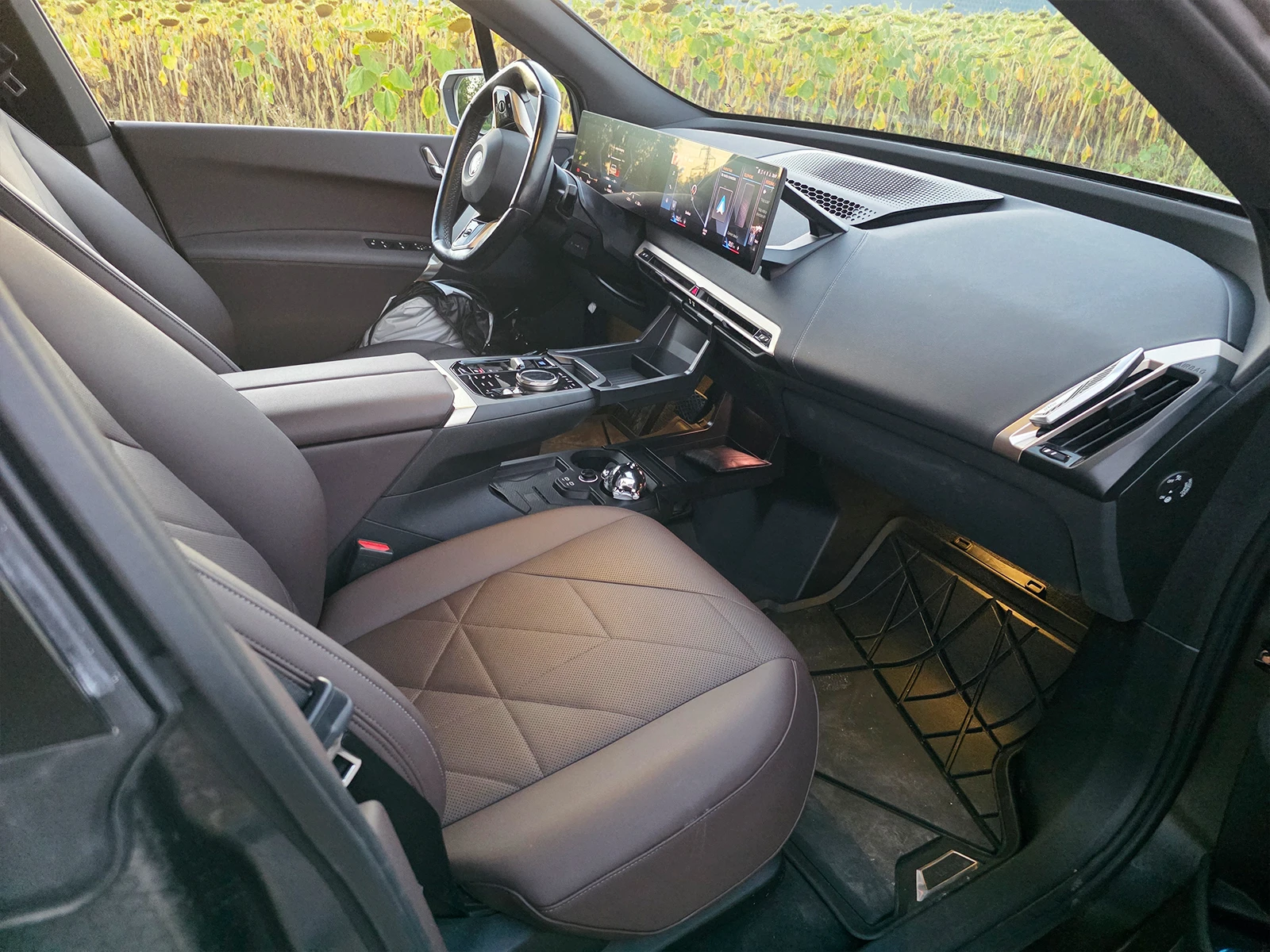 BMW iX Head up/Harman/Skylounge/Laser/Mokka/M Style, снимка 14 - Автомобили и джипове - 55496610