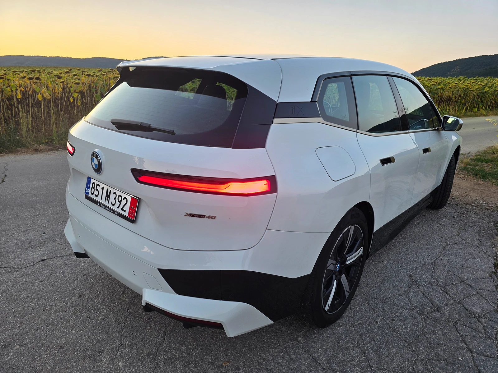 BMW iX Head up/Harman/Skylounge/Laser/Mokka/M Style, снимка 7 - Автомобили и джипове - 55496610