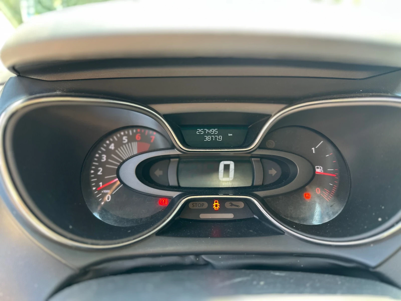 Renault Captur 0.9 TCe, снимка 9 - Автомобили и джипове - 55774577