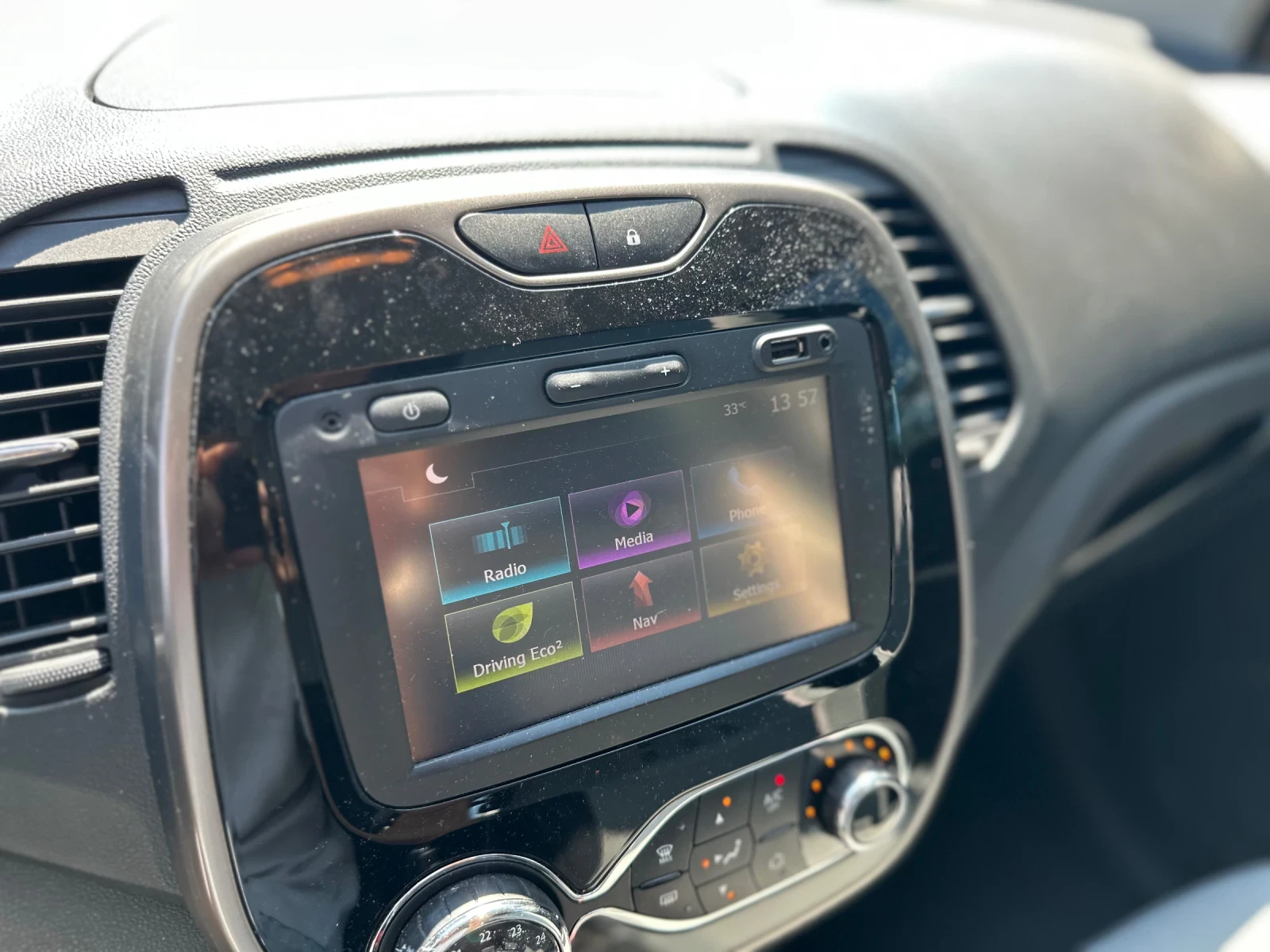 Renault Captur 0.9 TCe, снимка 10 - Автомобили и джипове - 55774577
