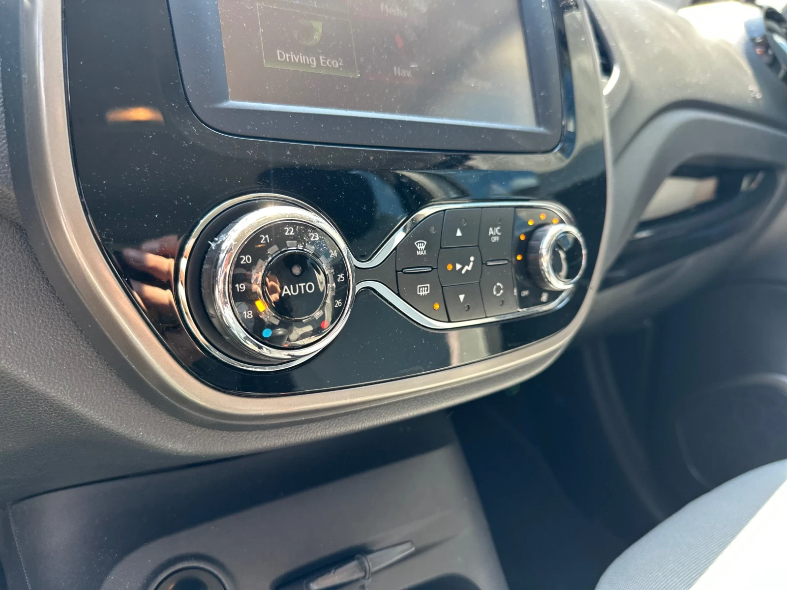 Renault Captur 0.9 TCe, снимка 12 - Автомобили и джипове - 55774577