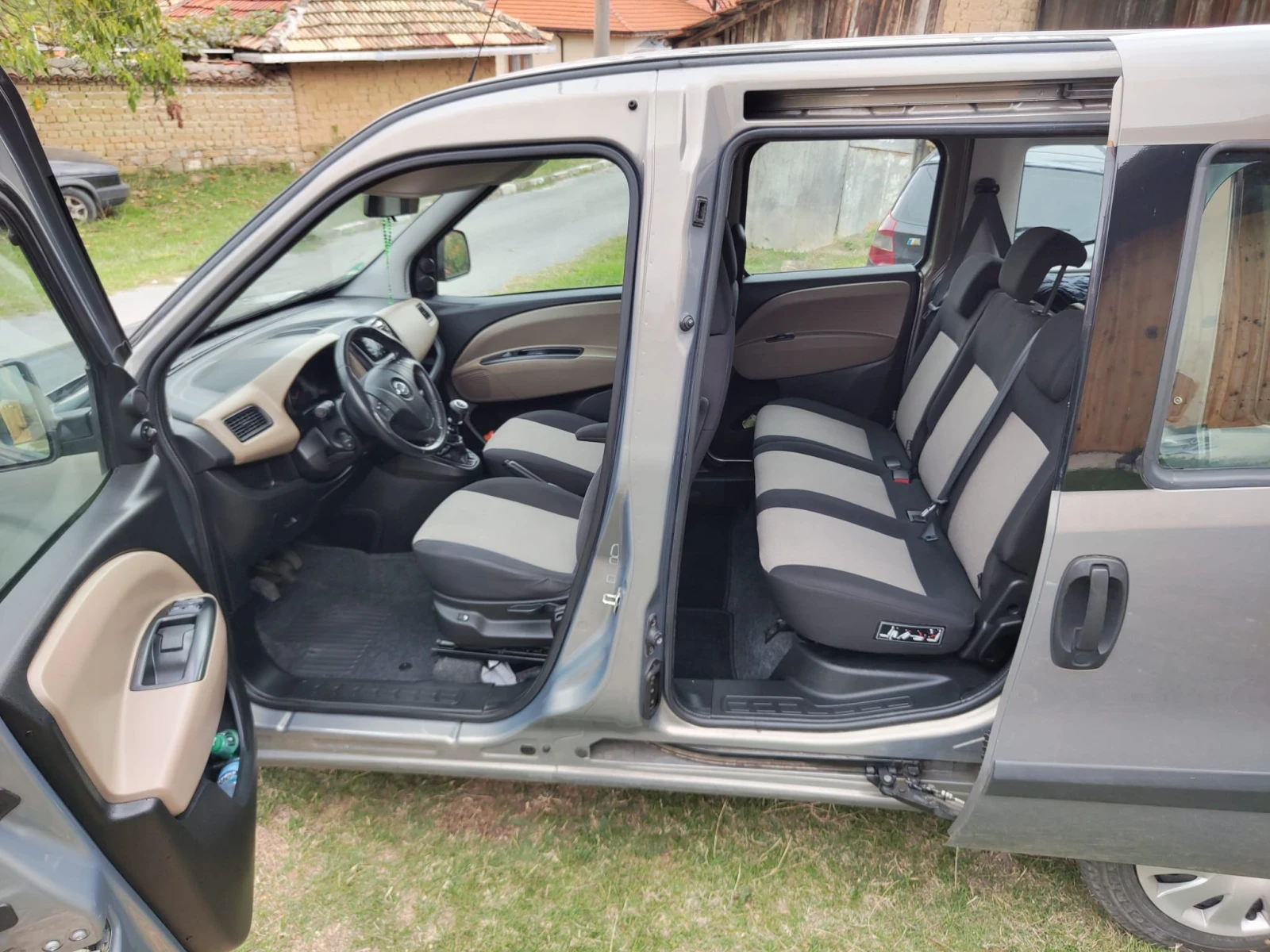 Opel Combo 1.4 - 94 КС, снимка 8 - Автомобили и джипове - 56242124