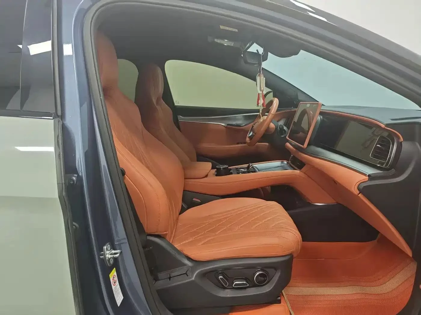 BYD Sealion 7, снимка 10 - Автомобили и джипове - 56727888