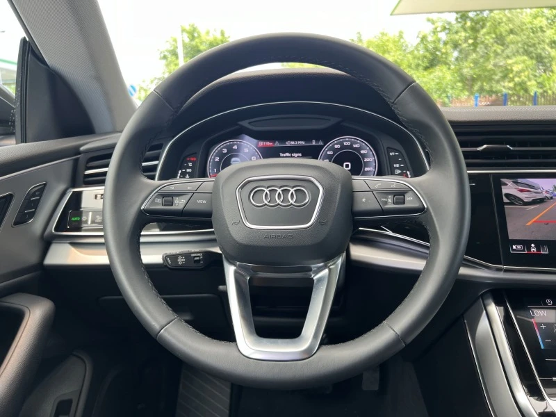 Audi Q8 55 TFSI/QUATTRO/LIFT/360 CAMERA/VIRTUAL COCKPIT/21, снимка 12 - Автомобили и джипове - 46141288