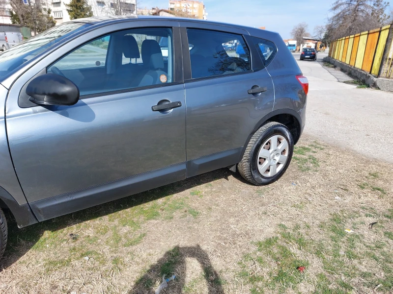 Nissan Qashqai, снимка 9 - Автомобили и джипове - 52545418