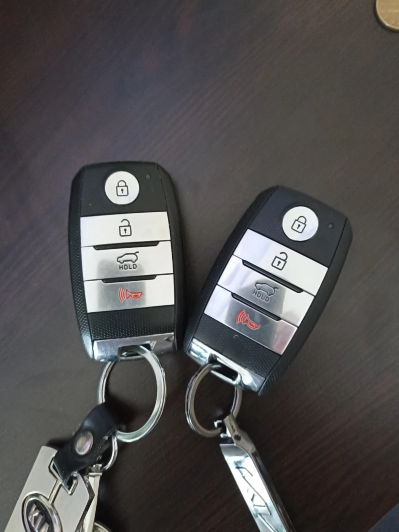 Kia Sorento 7 - Места  /ТОП/, снимка 14 - Автомобили и джипове - 51641016