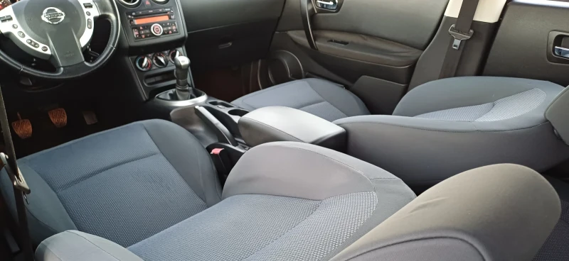 Nissan Qashqai, снимка 8 - Автомобили и джипове - 52204147