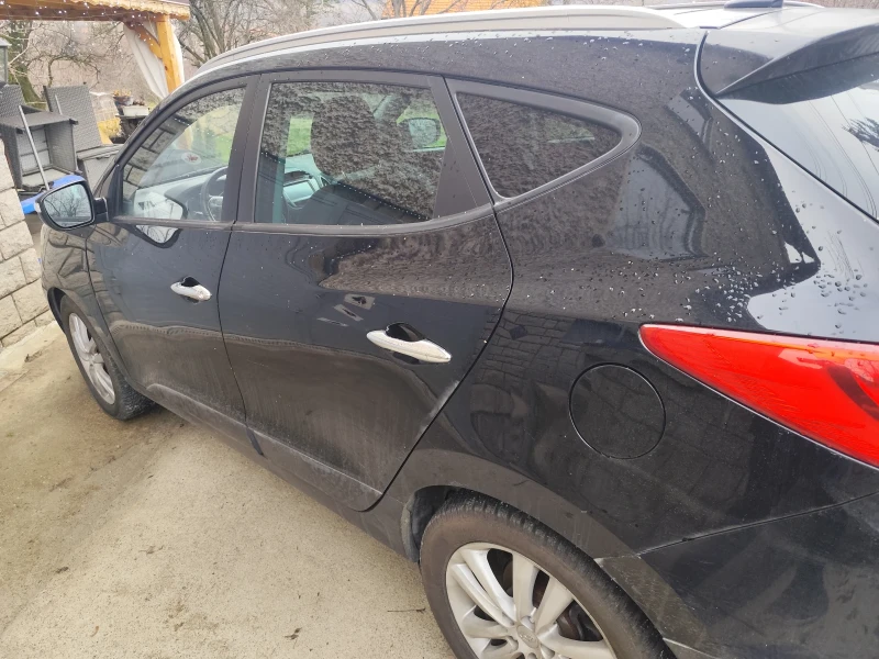 Hyundai IX35, снимка 3 - Автомобили и джипове - 52906519