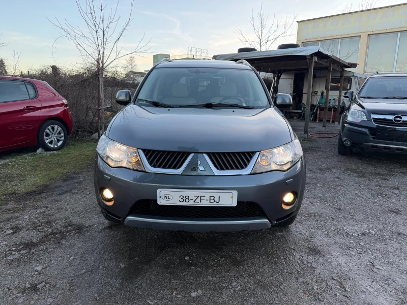 Mitsubishi Outlander 2, 4i, 4+ 4 , ръчна, снимка 3 - Автомобили и джипове - 53117309