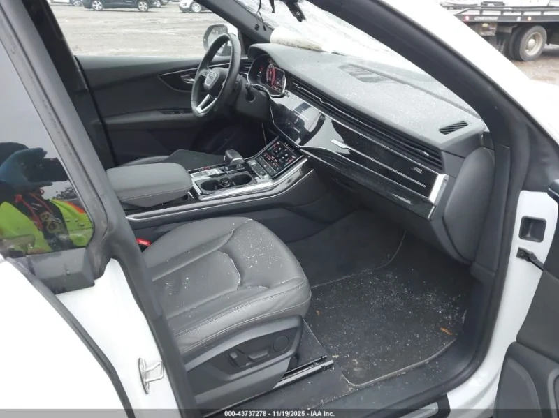 Audi Q8 55 TFSI PREMIUM , снимка 5 - Автомобили и джипове - 53379138