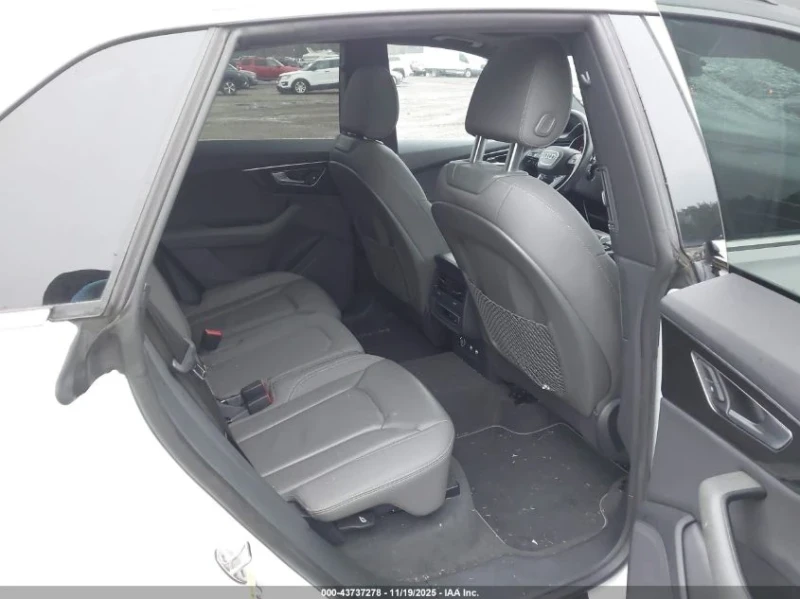 Audi Q8 55 TFSI PREMIUM , снимка 8 - Автомобили и джипове - 53379138