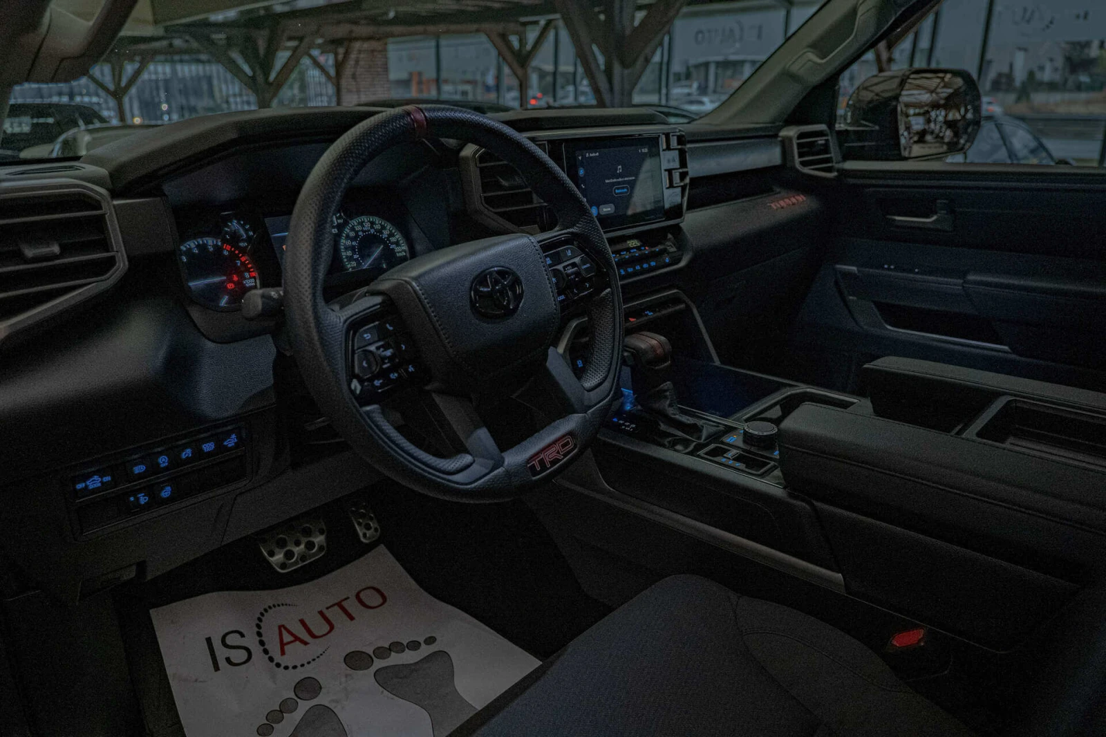 Toyota Tundra TRD/SR5/Камера/Подгрев/Дистроник/Асистент пътни ле - изображение 8