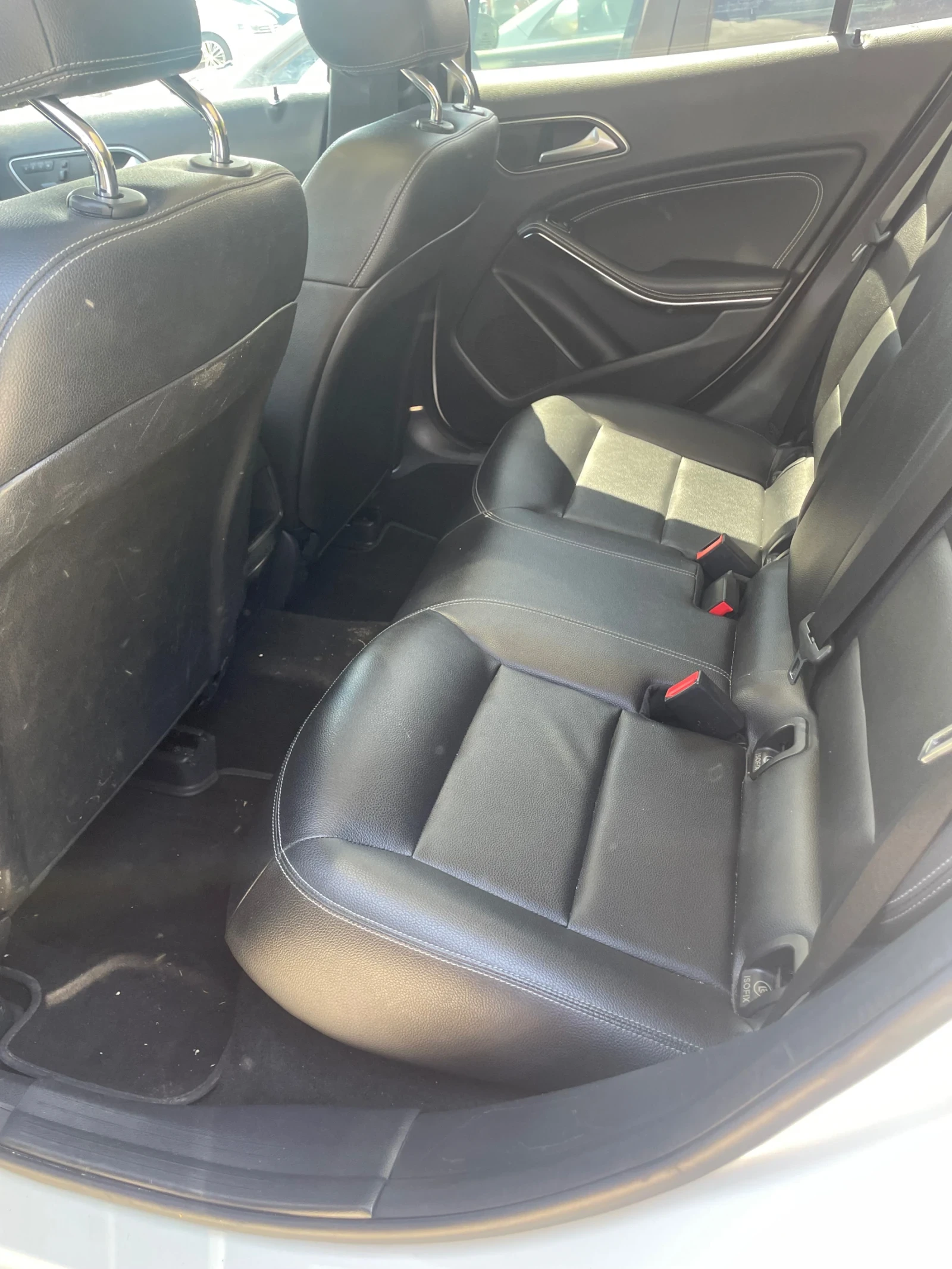 Mercedes-Benz GLA 200 Автомат, снимка 14 - Автомобили и джипове - 55195155