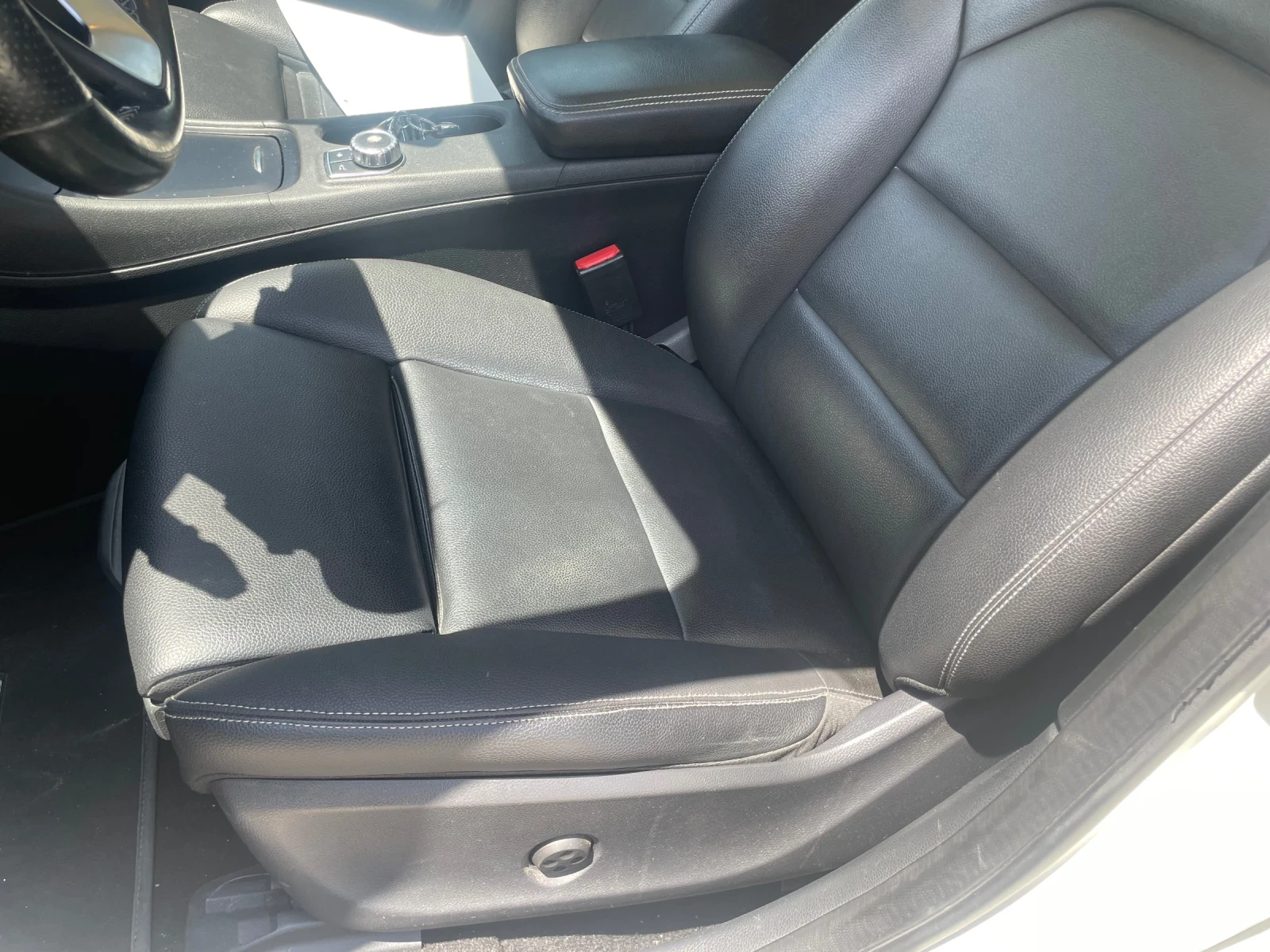 Mercedes-Benz GLA 200 Автомат, снимка 9 - Автомобили и джипове - 55195155