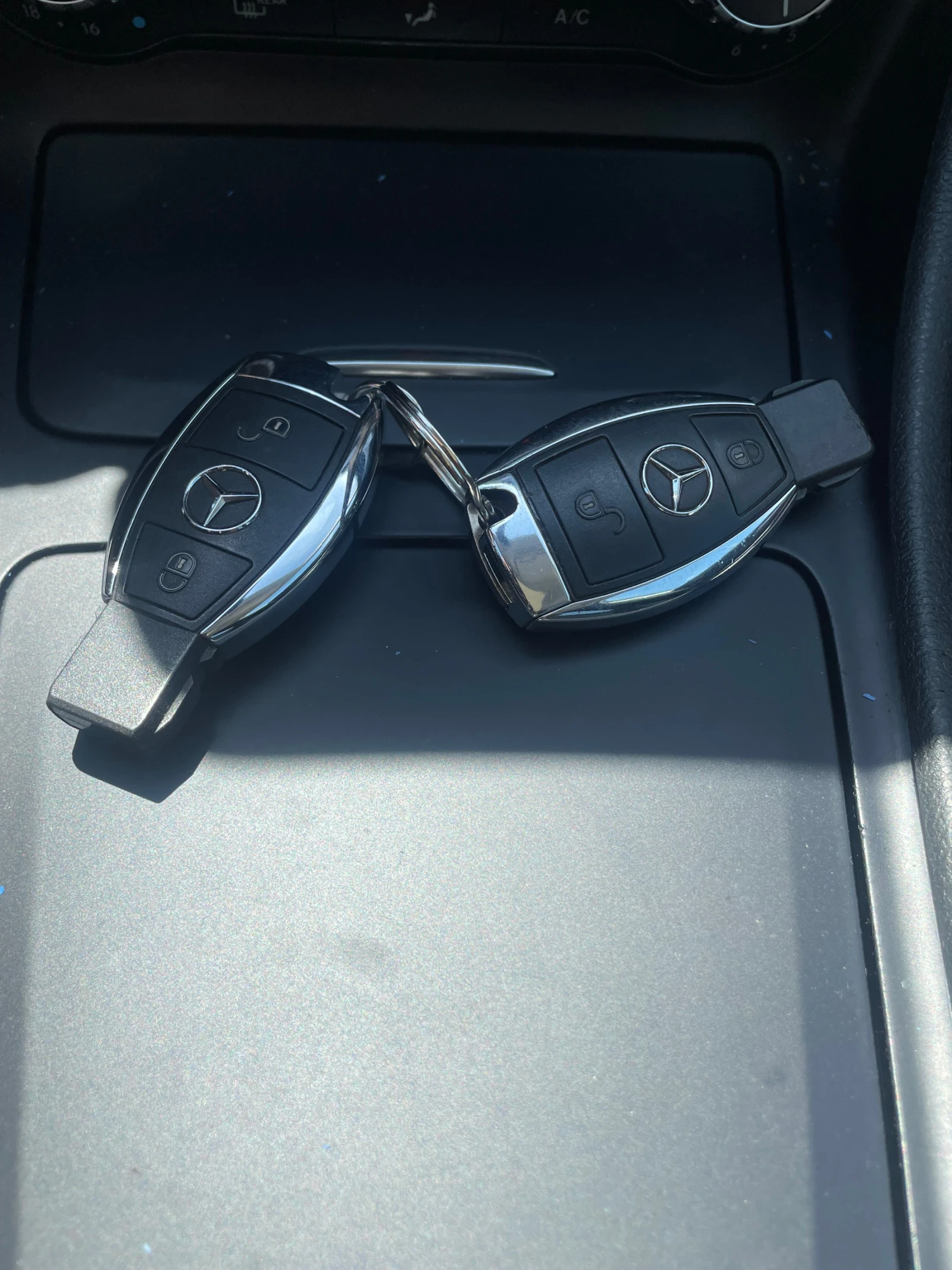 Mercedes-Benz GLA 200 Автомат, снимка 11 - Автомобили и джипове - 55195155