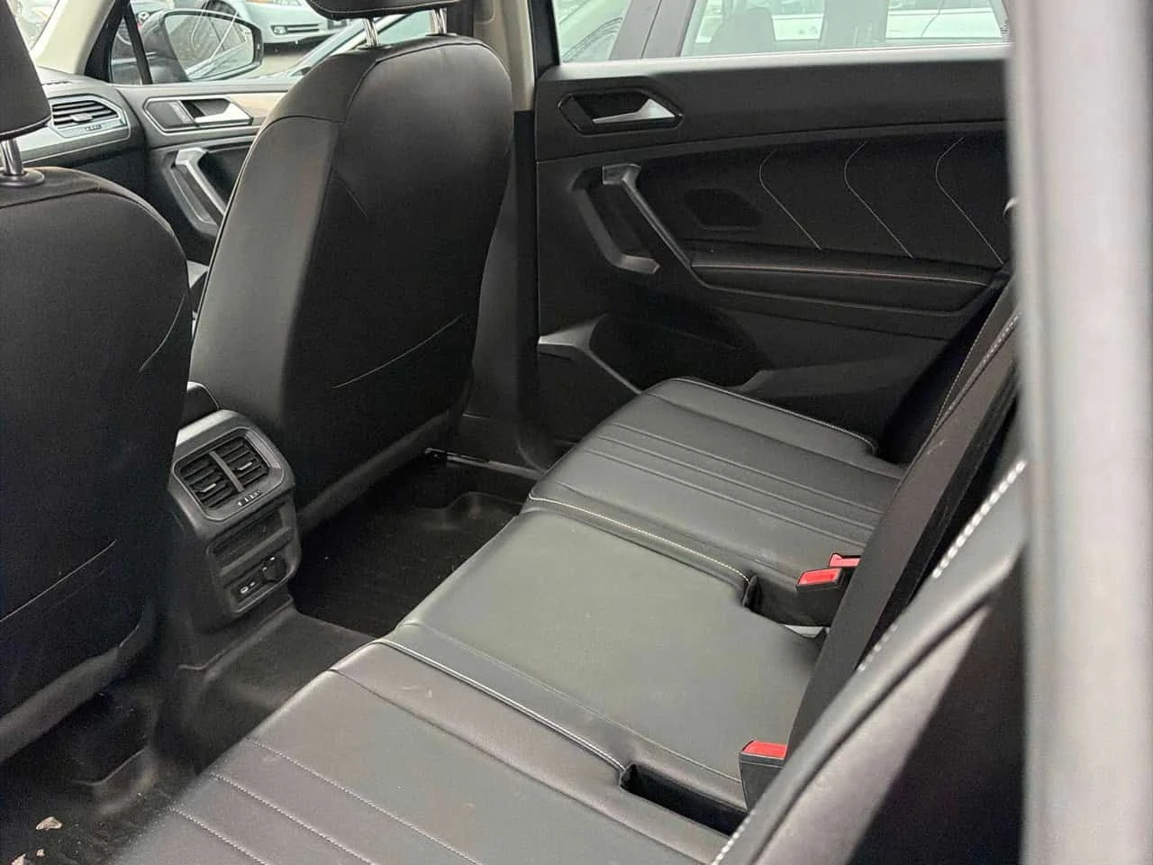 VW Tiguan * Comfortline * CARFAX * ПАНО * KEYLESS * ПОДГРЕВИ, снимка 11 - Автомобили и джипове - 53934798