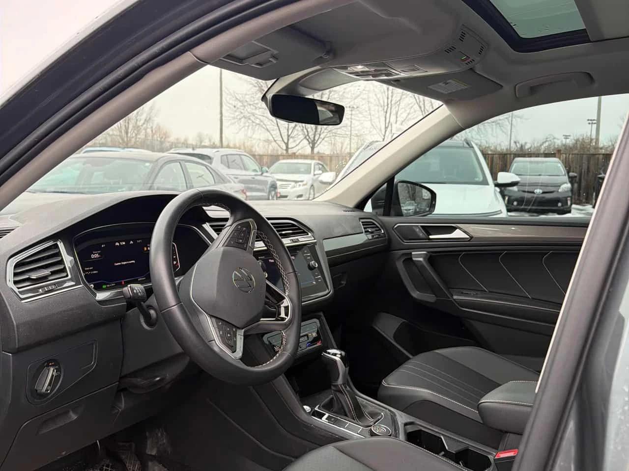 VW Tiguan * Comfortline * CARFAX * ПАНО * KEYLESS * ПОДГРЕВИ, снимка 5 - Автомобили и джипове - 53934798