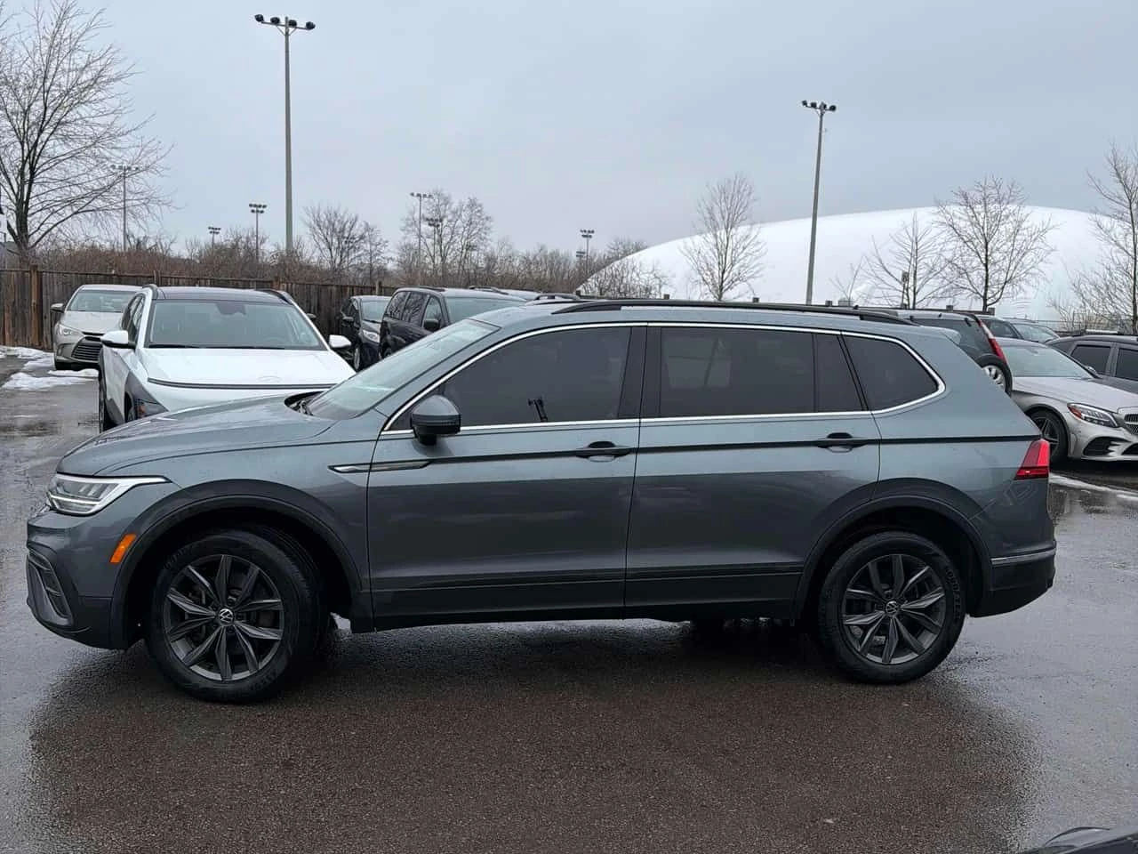 VW Tiguan * Comfortline * CARFAX * ПАНО * KEYLESS * ПОДГРЕВИ, снимка 2 - Автомобили и джипове - 53934798